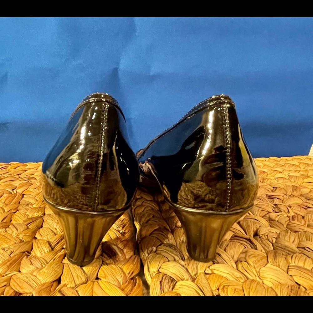 Sofft black patent leather heels. Worn once! - Picture 5 of 6